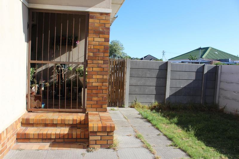 4 Bedroom Property for Sale in Parow Valley Western Cape
